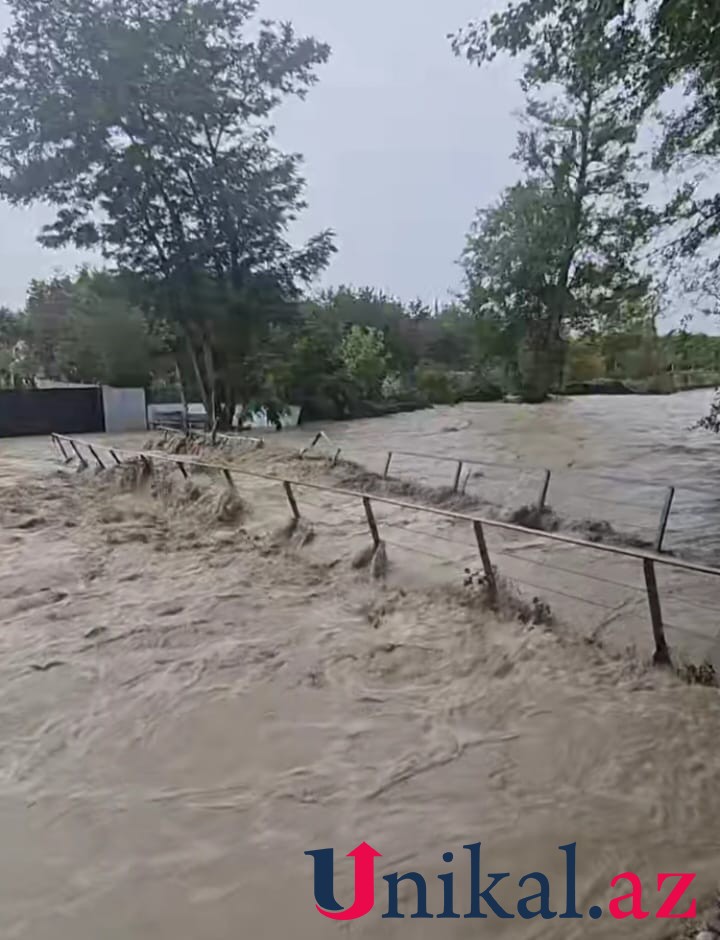 Balakəndə çay daşdı, kəndə ziyan dəydi - FOTO